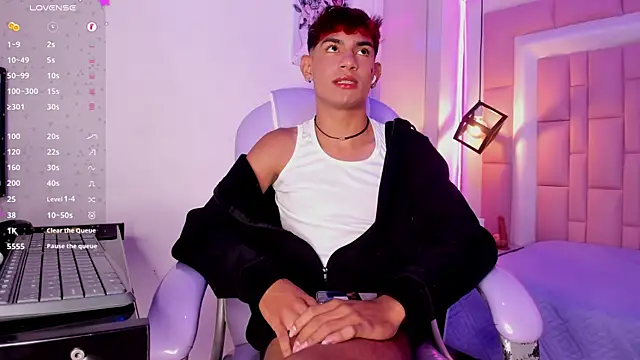 cherub_ (M twink) - ​⭐TAKE OFF SHIRT⭐