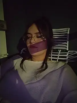 Mia_Collings1 webcam