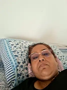 priya-696 (F mature) - Make me happy 😀
