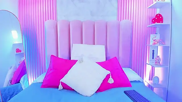 ArianaRougee webcam