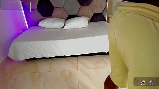 Latrellx7 live webcam show