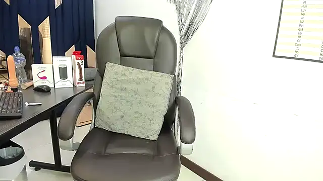 Aisha_hotts777 live cam