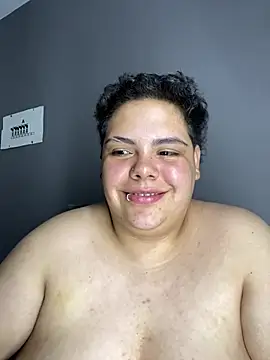 Hailey_Curvy webcam