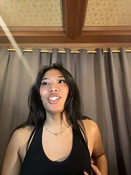 hugecock_tamira live webcam show