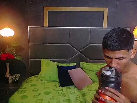 chris_jacks1 live cam on StripChat