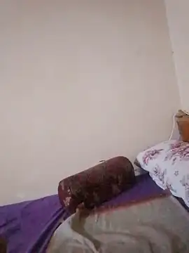 elpoop7305 live webcam show