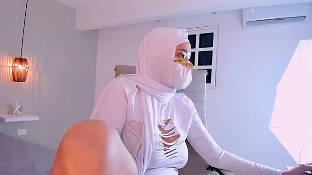 LittleNoor live webcam show