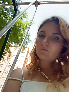 AdelRich live webcam show