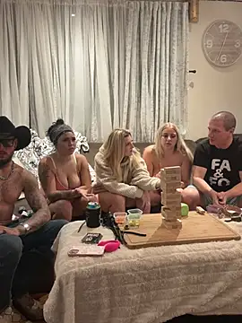nicolesugarr live webcam show