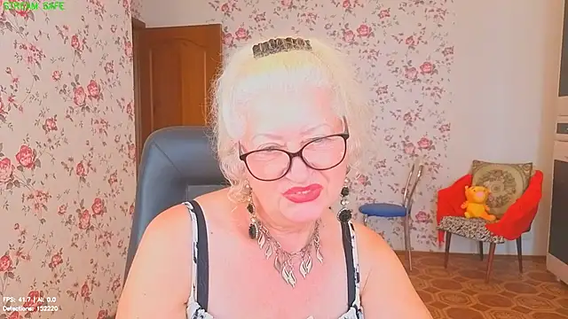 Maya_Mayflower live cam on StripChat