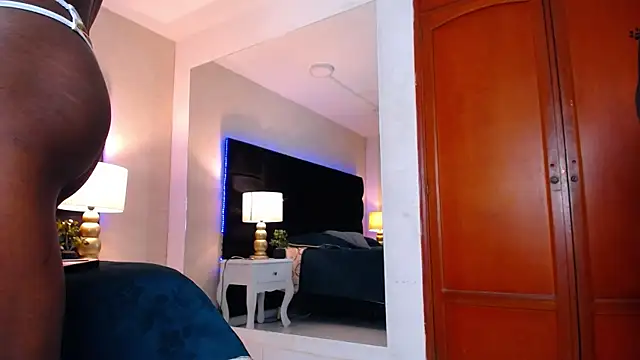 SkylerBigxxx webcam