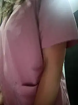 makarenasexyy live cam on StripChat