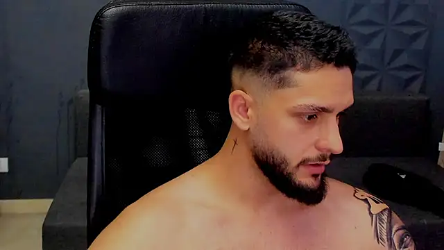 TroyWadee live cam on StripChat