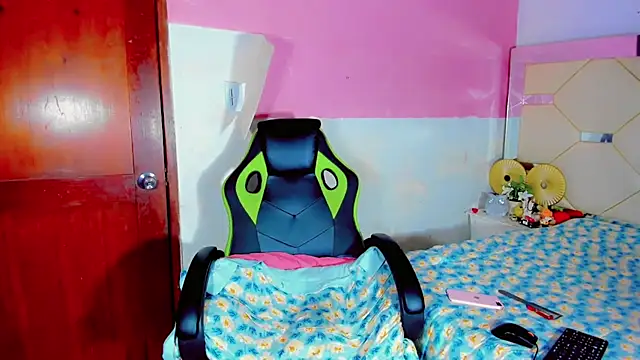 Naomisaenz01 webcam