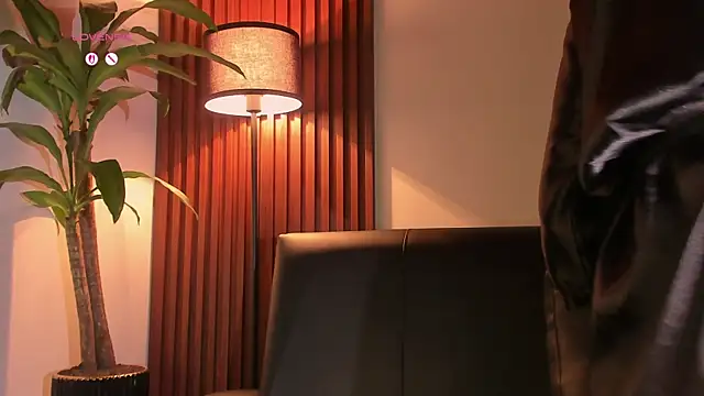 Georgina_caruso live cam on StripChat