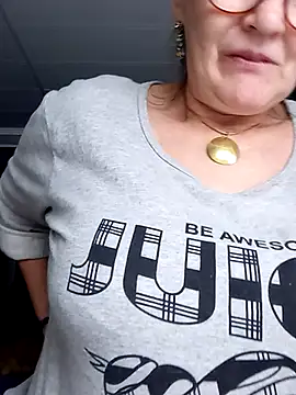 irinamaux live cam