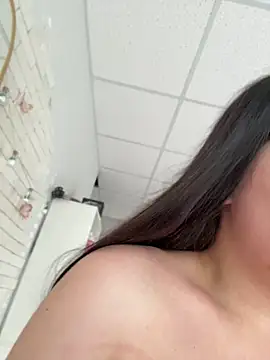 amelliadiamond (F young) - Naked boobs slap