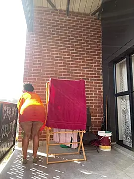 CurvyDesire1