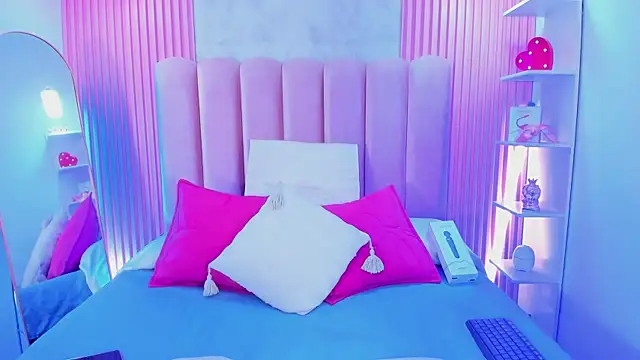 ArianaRougee webcam