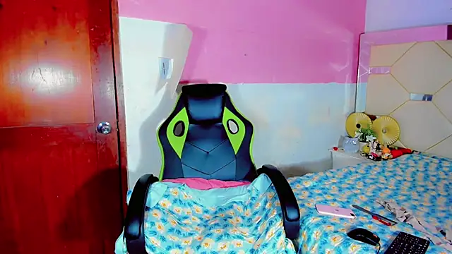 Naomisaenz01 webcam