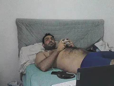 alphalatinobearx webcam