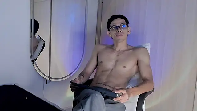 Mheysam_Youngerx webcam