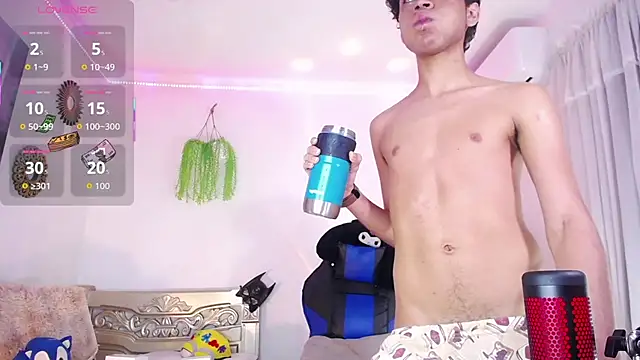 huge_armound webcam