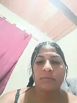 Giselabrunette25 webcam