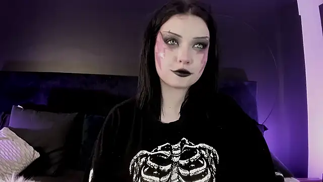 Adeelinee webcam