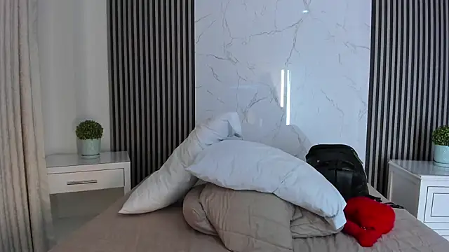 KendraDiorr_ webcam