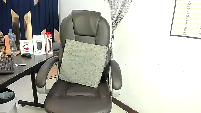 Aisha_hotts777 live webcam show