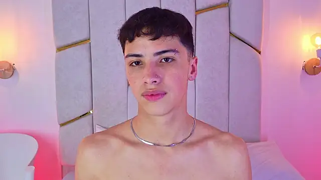 joshclaarktt (M twink) - Flash cock close up