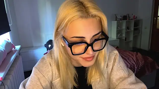 neweva_ live webcam show