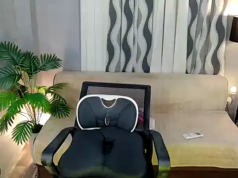 FATLUCY live webcam show