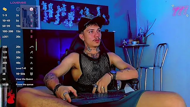 HannibalLester live cam on StripChat