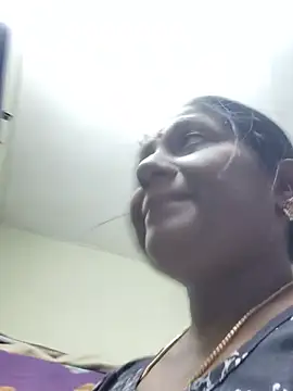 yamini1431 live cam on StripChat
