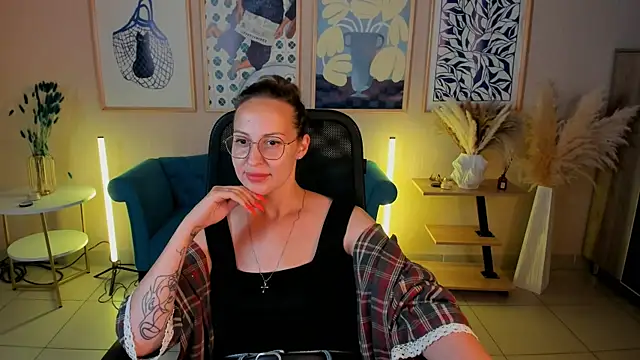 Charlotte_Hudson webcam