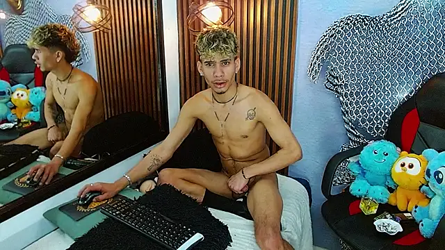 Skinny_cute_Alyer webcam