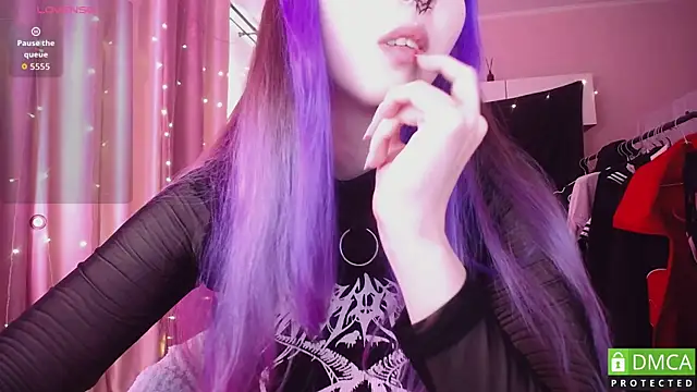 JustMeowGirl live webcam show