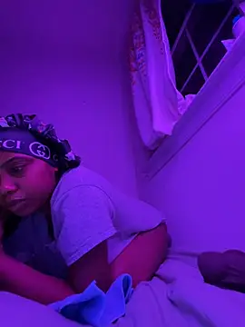 TheRealOshunQueen live webcam show