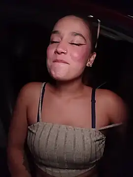 isabella_ferrer99 (F young) - Show the panty in 4