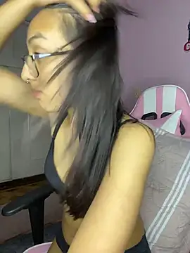 MoonLitDoll webcam