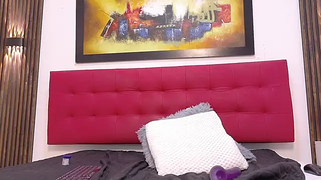 Milo_AfterDark webcam