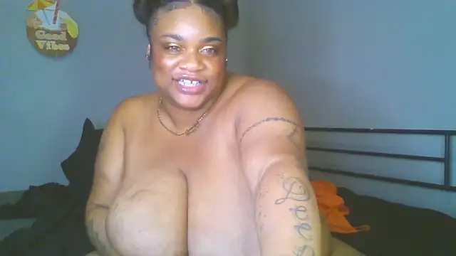 NaughtyHottieBBW webcam