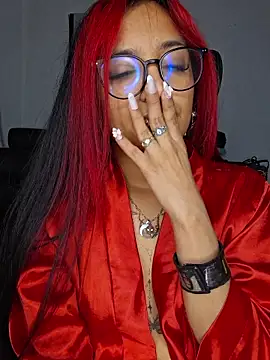carolinerue live cam on StripChat