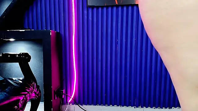 Candyqueen_bdsm live cam on StripChat