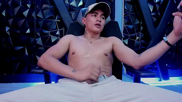 LiamDeeps live cam on StripChat