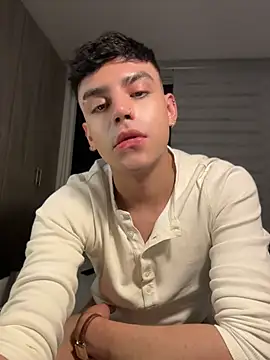 aronnhidden live webcam show