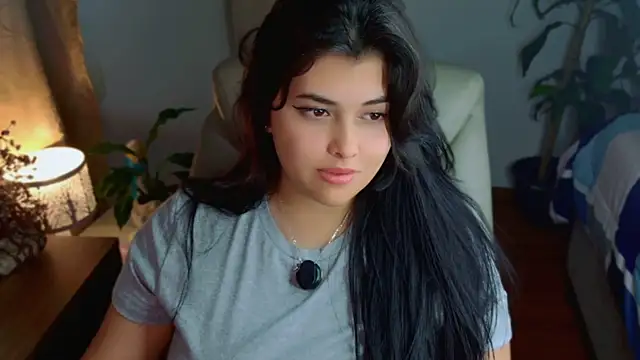 Nannicutee live webcam show