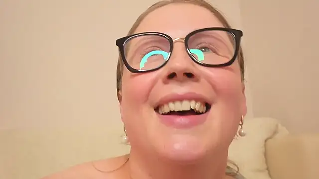 Helens_love live cam on StripChat